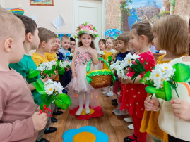 Праздник Жаворонки - день встречи весны Праздник Жаворонки - день встречи весны .